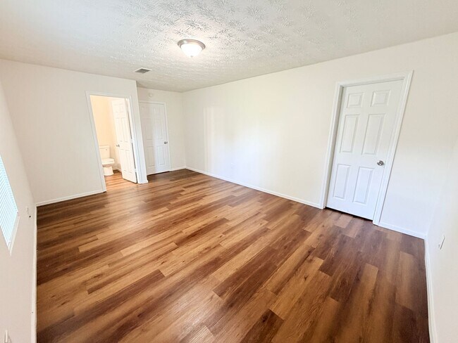 Building Photo - COMING SOON: 3 Bedroom/2 Bath Home located at 1020 E Seventh St. Greenfield, IN