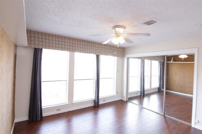 Building Photo - 2277 S Kirkwood Rd