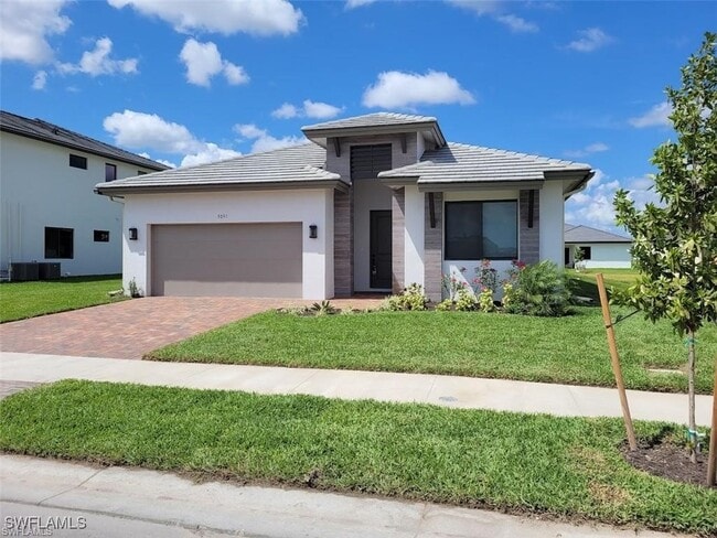 Building Photo - 5051 Florence Dr