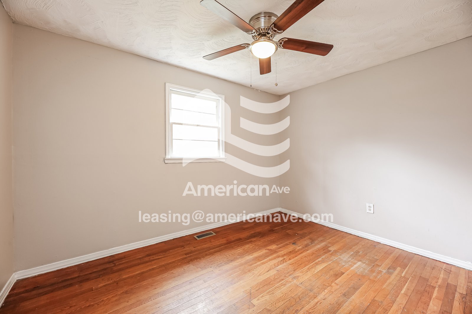 Building Photo - 115 S 1659