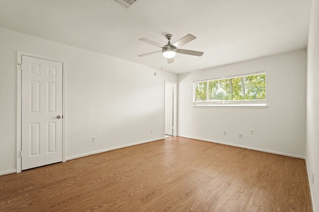 Building Photo - Recently updated 3-bedroom, 2-bath home in...