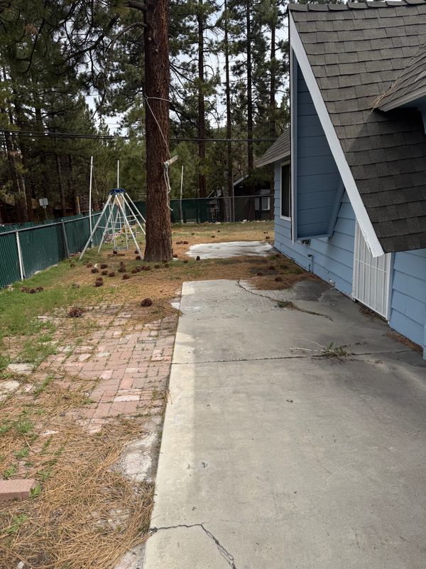 Building Photo - 200 E Country Club Blvd