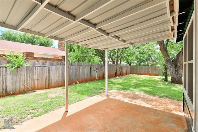 Building Photo - 726 Woodlawn Dr