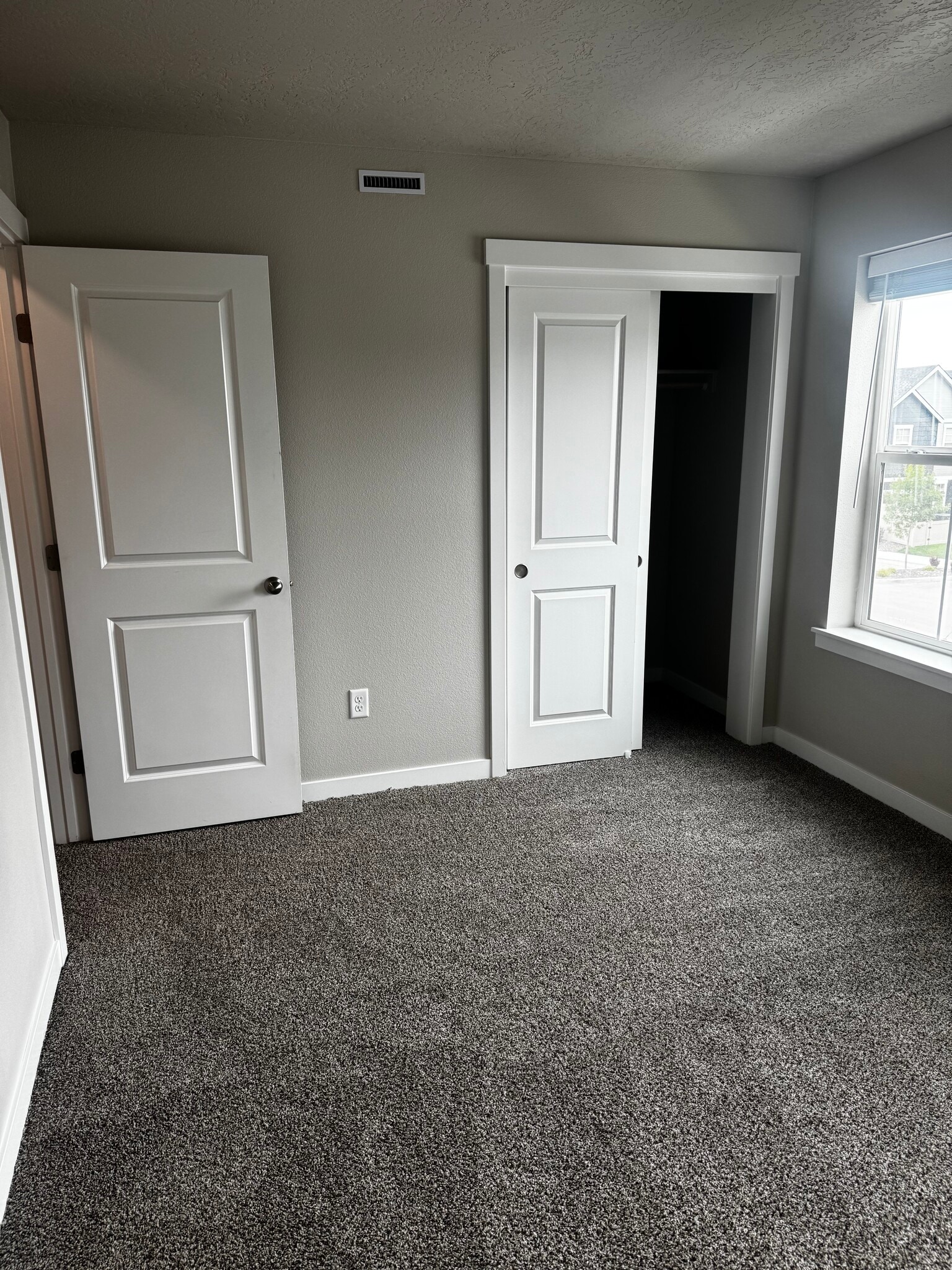 Building Photo - 5912 S Jessenia Ln