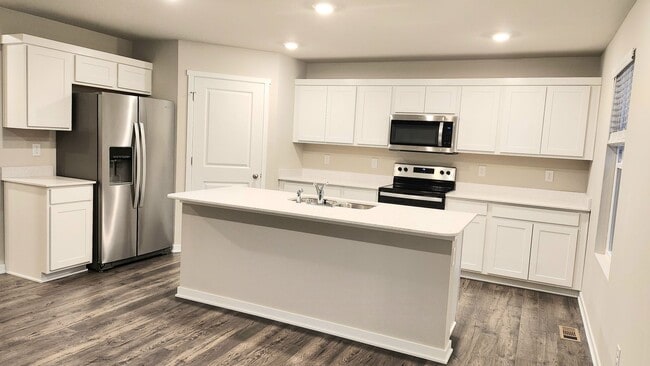 Building Photo - Modern 4BR Home Near Great Western Bike Trail | West Des Moines