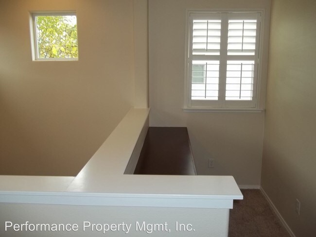 Building Photo - 711 W Barcelona Ln