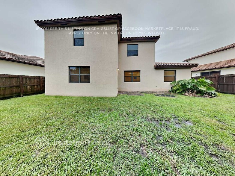 Building Photo - 121 SE 35 Ave
