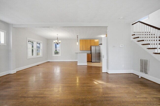 Building Photo - GORGEOUS 4 BED, 2.5 BATH HOME FOR RENT IN NORFOLK!