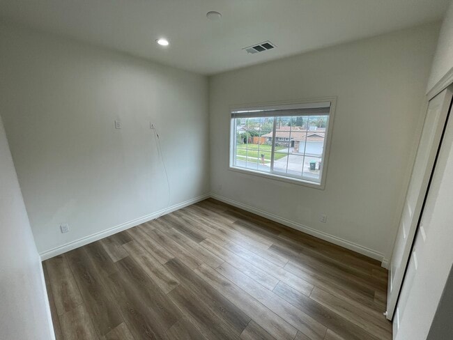 Building Photo - 25432 Park Ave