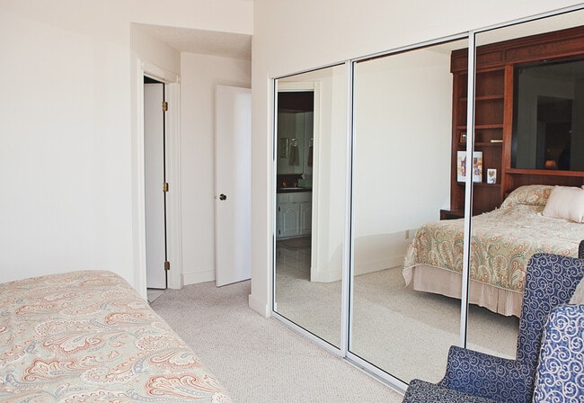 Building Photo - 301 N 1st St