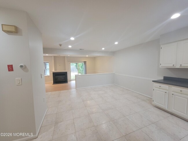 Building Photo - 22 Weller Pl