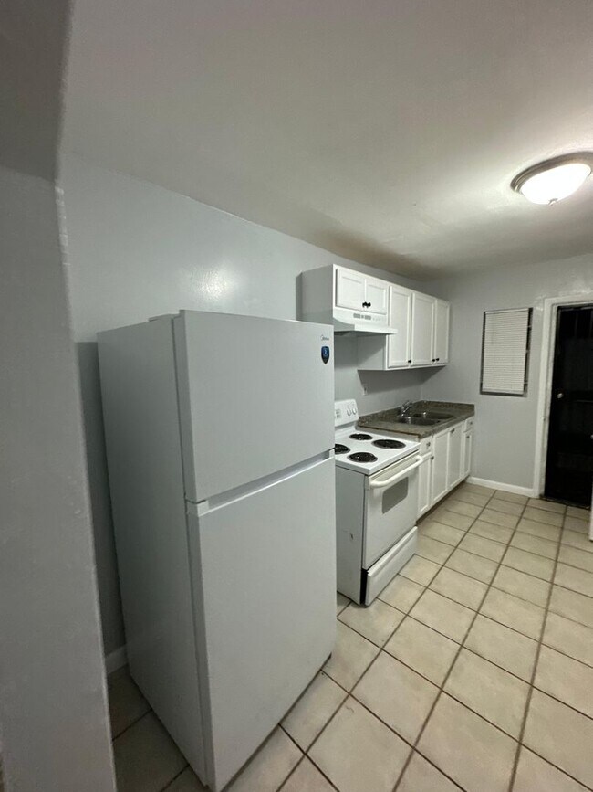 Building Photo - 2845/2847 W 6th St.