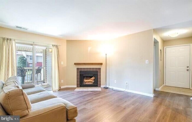 Building Photo - 11701 Olde English Dr