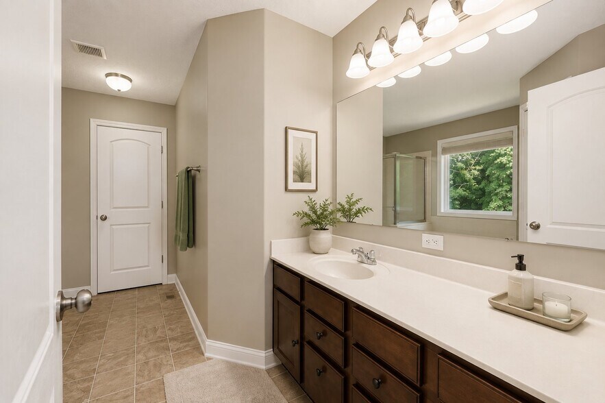 Building Photo - 8735 Hawk's Grove Ct
