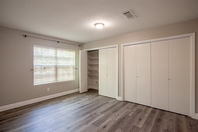 Building Photo - 1171 Park Meadow Dr