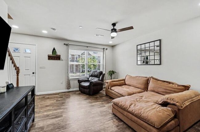 Building Photo - 519 Byler Cir