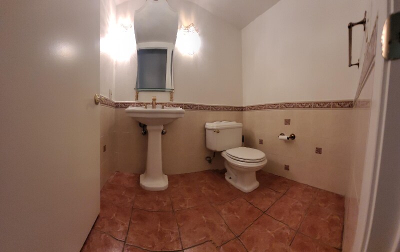 Building Photo - 11322 Redbud Ct