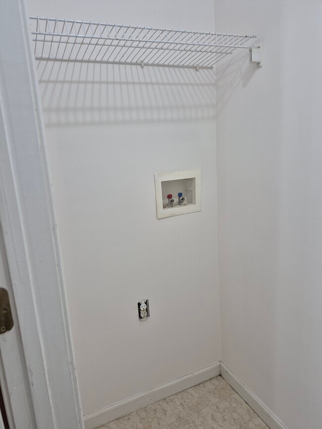 Building Photo - 105 Olde Covington Way