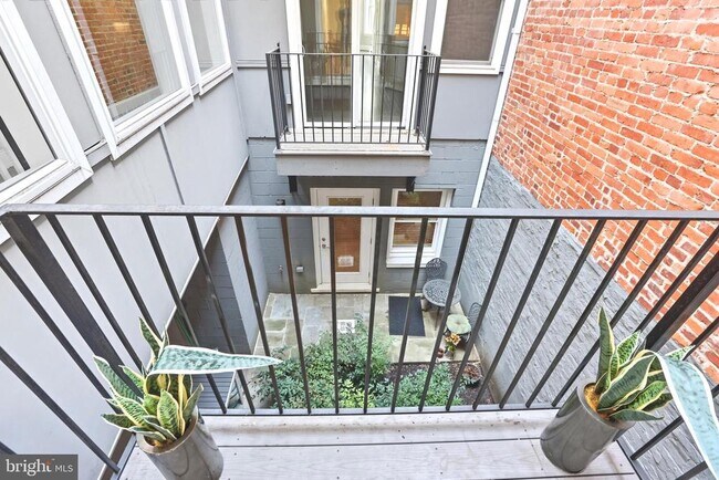 Building Photo - 1448 Harvard St NW