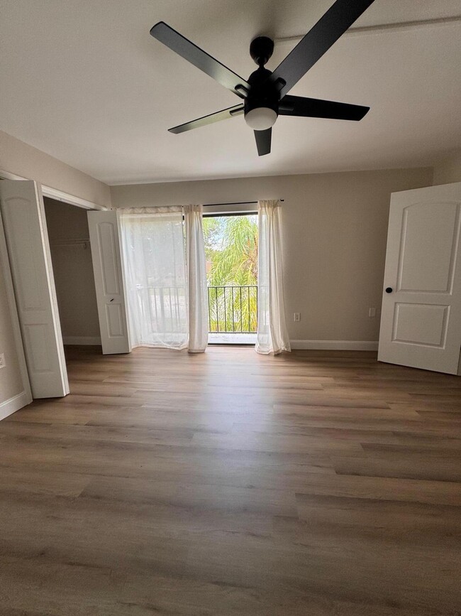 Building Photo - 904 9th Ct