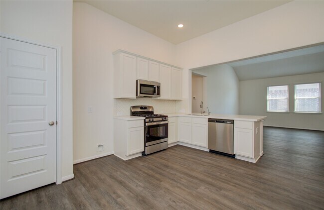 Building Photo - 8414 Beacon Bay Cir