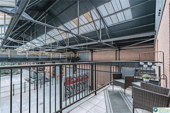 Building Photo - 11 W 2nd St