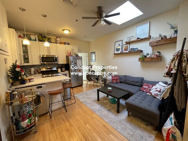 Building Photo - 243 Northampton St