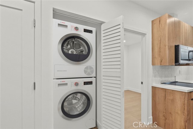 Building Photo - 5734 Stansbury Ave