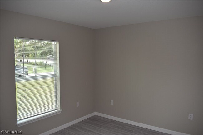 Building Photo - 3718 Donahue Ave