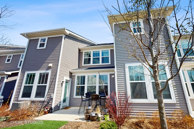 Building Photo - 527 Watercress Dr