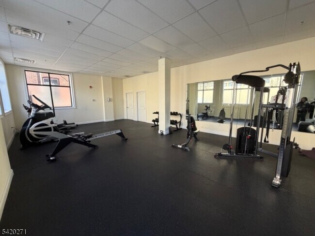 Building Photo - 90 Clinton Ave