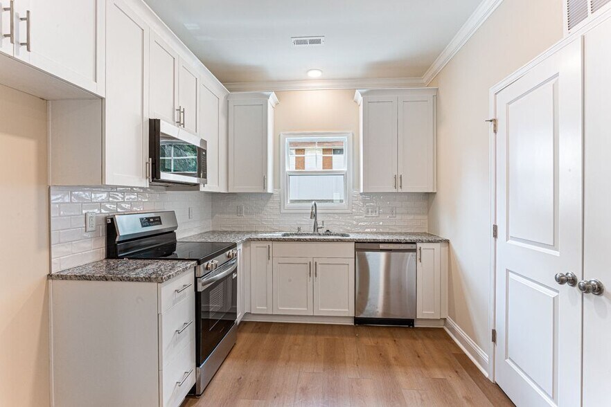 Building Photo - 1644 MacIntosh Drive, Unit 1644