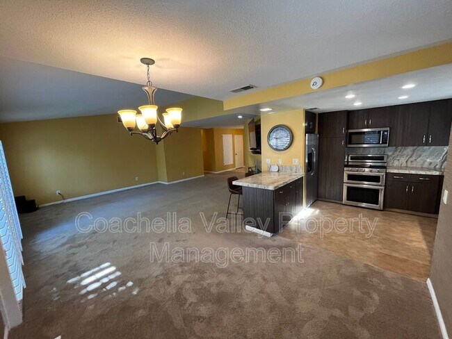 Building Photo - 39095 Sweetwater Dr