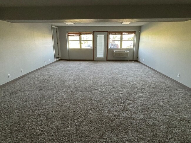 Building Photo - Ogden Triplex