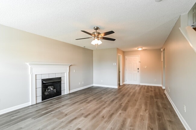 Building Photo - 4728 Aldersbrook Dr