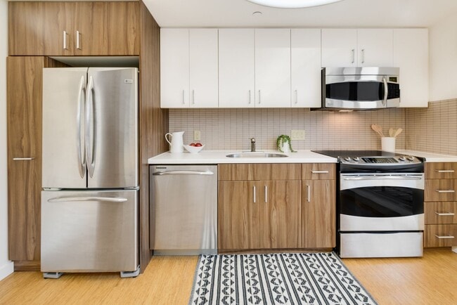 Building Photo - Light & bright 1-bdrm/1-bath condo in desi...