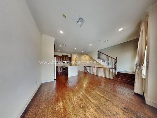 Building Photo - 4037 Winsor Dr