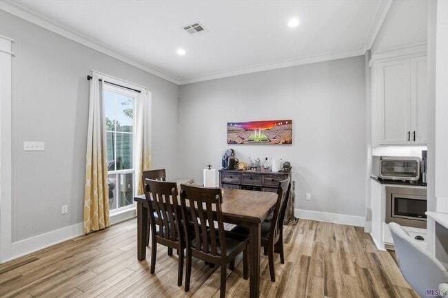 Building Photo - 421 St Thomas Ln