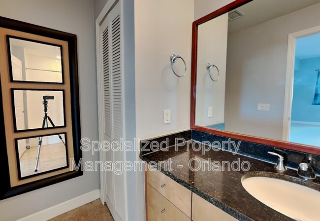 Building Photo - 100 S Eola Dr