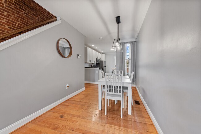 Building Photo - 8 E Randall St