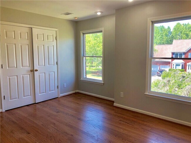 Building Photo - 2102 Chatou Pl