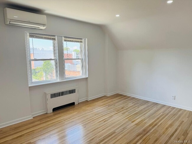 Building Photo - 80-12 188th St