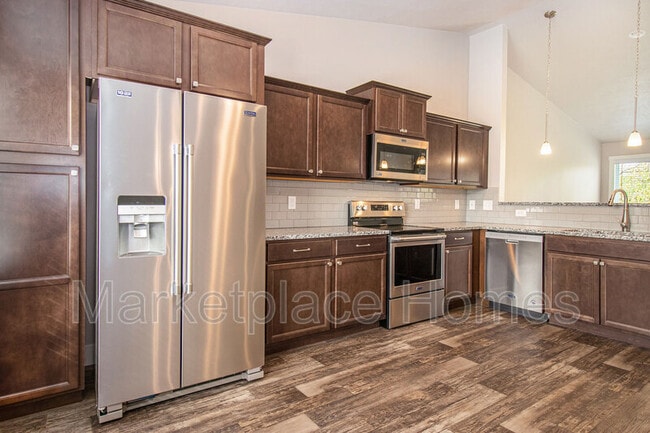 Building Photo - 619 Cygnet Lake Dr