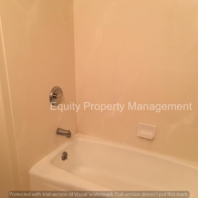 Building Photo - 3 Bedroom home in Midvale