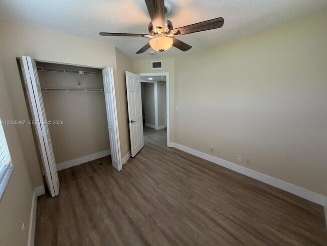 Building Photo - 8443 Royal Palm Blvd