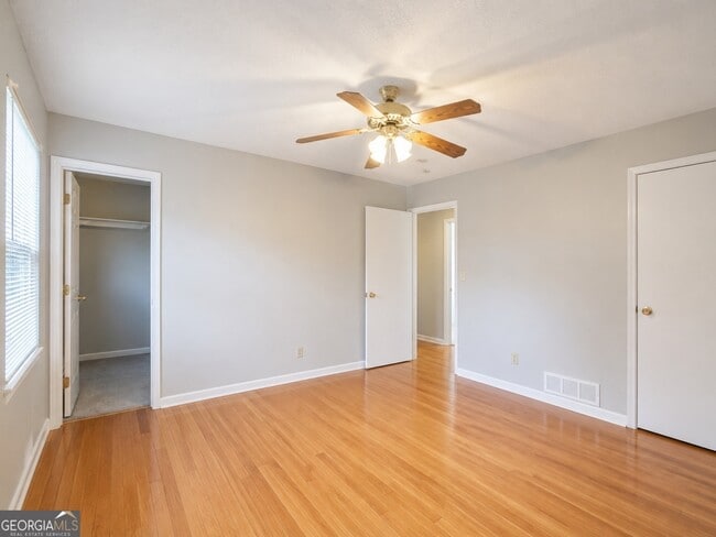 Building Photo - 339 Desiree Dr NW