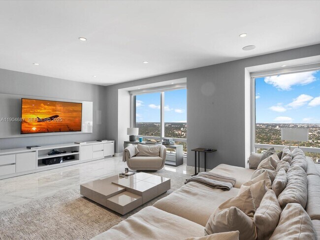 Building Photo - 1425 Brickell Ave