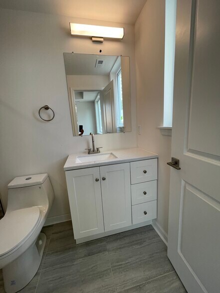 Building Photo - 1325 Rodman St