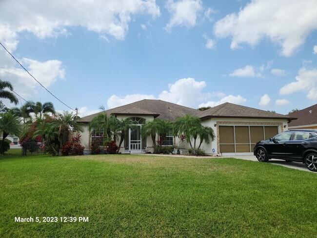 Primary Photo - 3672 SW Carmody St