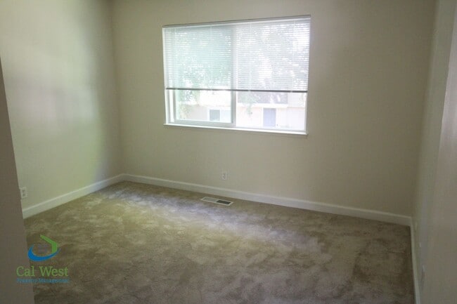 Building Photo - $3695 - Fully Remodeled 3Bd / 3Ba Large Townhome in Santa Teresa area